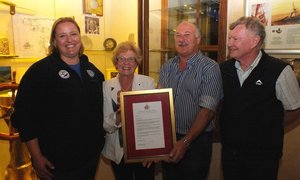 Burgemeestersbrief aan DICT geskenk